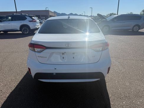 Used 2022 Toyota Corolla LE FWD image 6