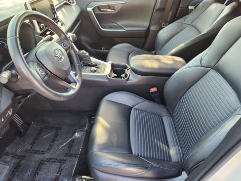 Used 2020 Toyota RAV4 XSE image 16