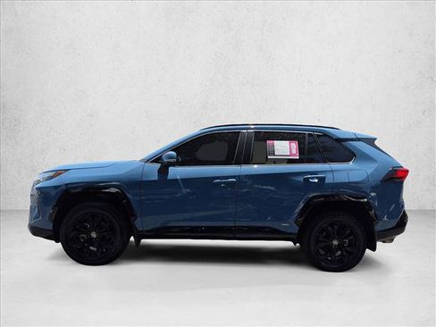 Used 2022 Toyota RAV4 SE AWD/4WD image 9