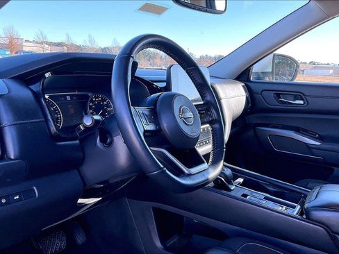 Used 2022 Nissan Pathfinder SL image 6