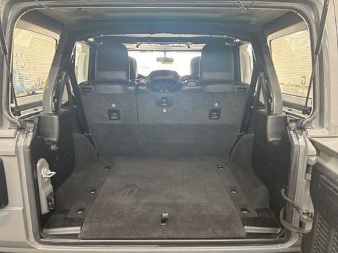 Used 2021 Jeep Wrangler Unlimited Sahara image 26