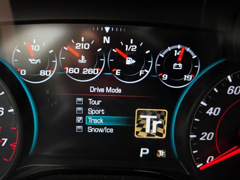 Used 2018 Chevrolet Camaro SS RWD image 27