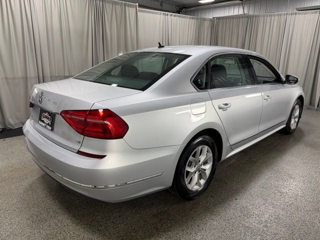 Used 2016 Volkswagen Passat 1.8T S FWD image 4