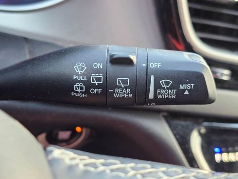 Used 2020 Chrysler Pacifica Touring-L w/ S Appearance Package FWD image 23