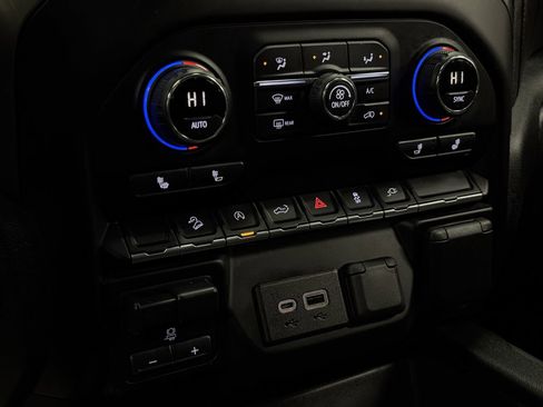 Used 2020 Chevrolet Silverado 1500 LT Trail Boss image 40