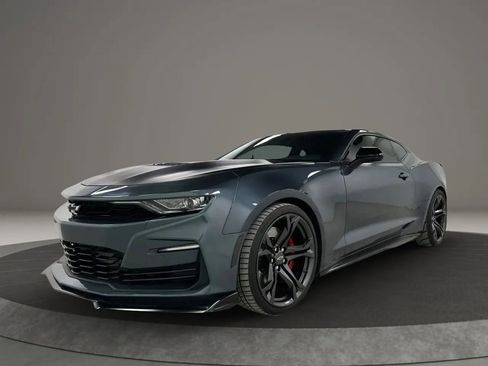 Used 2021 Chevrolet Camaro SS RWD image 2