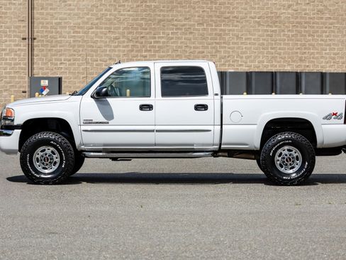 Used 2005 GMC Sierra 2500 SLE w/ Heavy-Duty Power Package AWD/4WD image 17