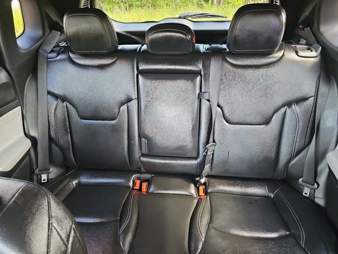 Used 2025 Jeep Compass Limited AWD/4WD image 15