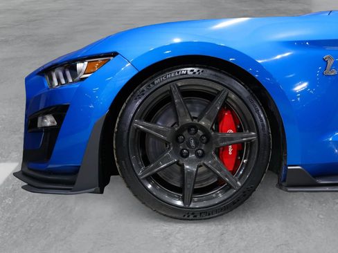 Used 2021 Ford Mustang Shelby GT500 w/ Carbon Fiber Track Pack RWD image 7