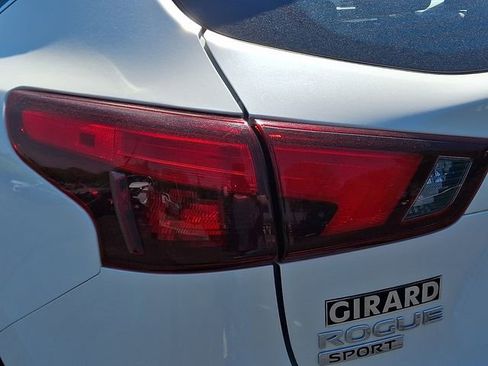 Used 2018 Nissan Rogue Sport SL AWD/4WD image 10
