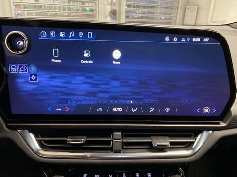 New 2026 Chevrolet Equinox EV LT image 18