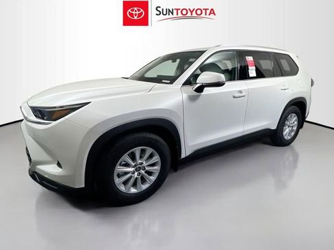 New 2026 Toyota Grand Highlander XLE FWD image 7