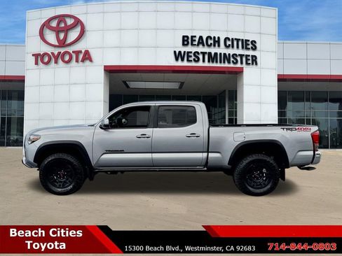 Used 2017 Toyota Tacoma TRD Off-Road w/ Tow Package AWD/4WD image 7