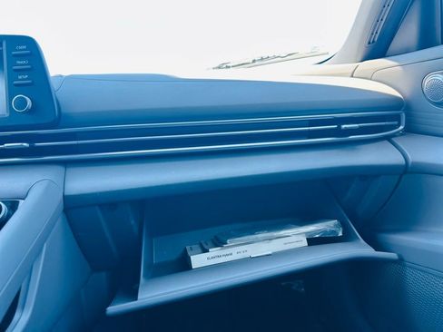 Used 2023 Hyundai Elantra Blue image 40