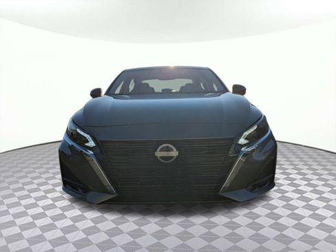 Used 2024 Nissan Altima 2.5 SV image 7