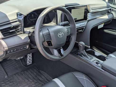 Used 2026 Toyota Camry SE image 14