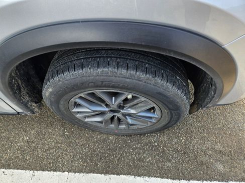 Used 2024 Nissan Rogue S image 10