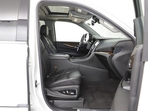 Used 2020 Cadillac Escalade Premium Luxury AWD/4WD image 21