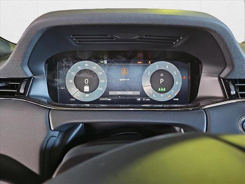 New 2025 Land Rover Range Rover Evoque Dynamic SE image 12