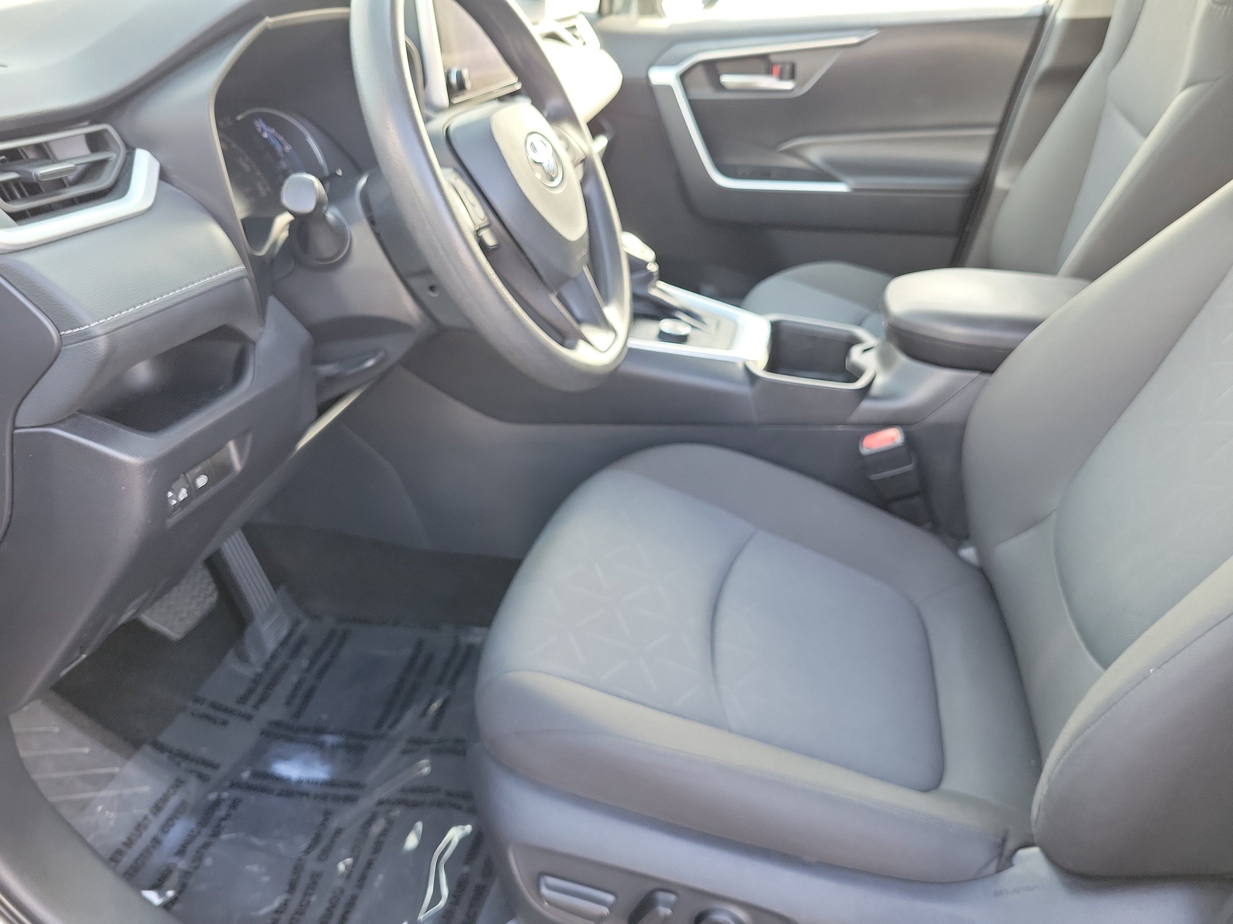 Certified 2025 Toyota RAV4 XLE AWD/4WD image 18