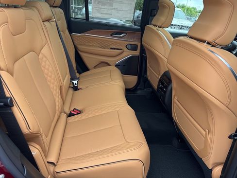 New 2026 Jeep Grand Cherokee Summit AWD/4WD image 44