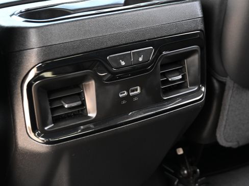 Used 2024 GMC Sierra 2500 AT4X AWD/4WD image 34