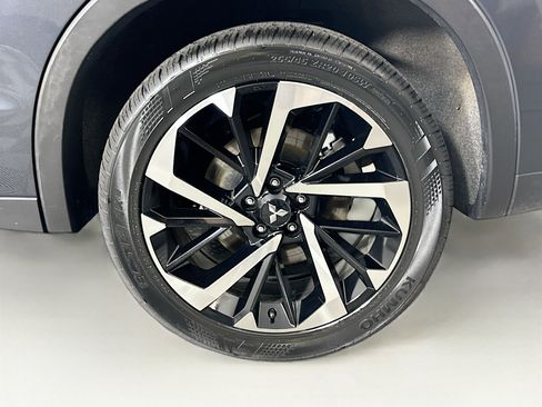 Used 2024 Mitsubishi Outlander SE image 11