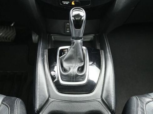 Used 2017 Nissan Rogue SL w/ SL Premium Package AWD/4WD image 23