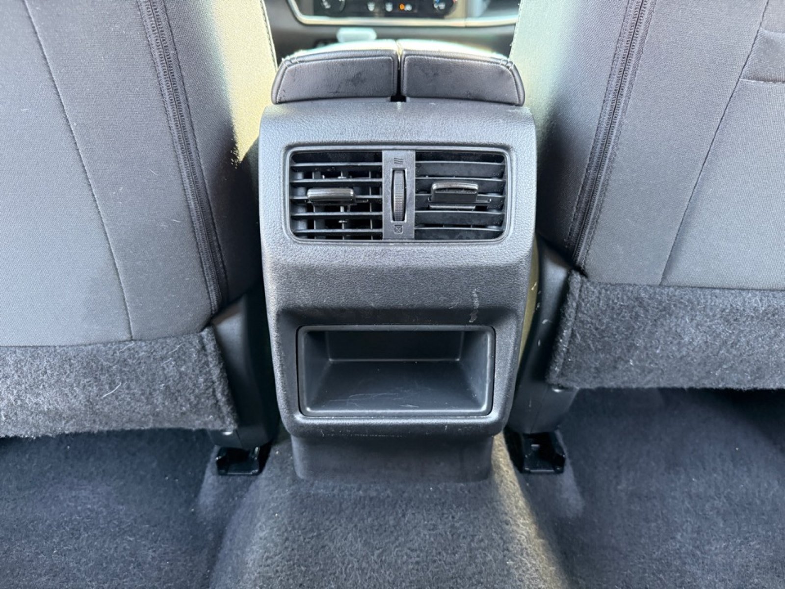 Used 2024 Nissan Rogue S AWD/4WD image 31