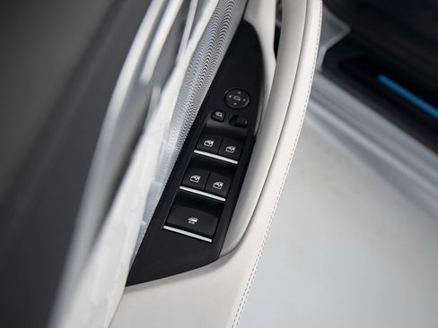 Used 2022 BMW M8 Competition image 14