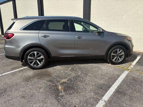 Used 2019 Kia Sorento EX w/ EX Touring Package FWD image 4