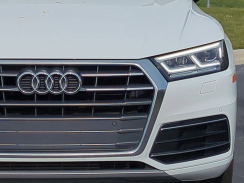 Used 2018 Audi Q5 2.0T Premium Plus w/ Premium Plus Package AWD/4WD image 6