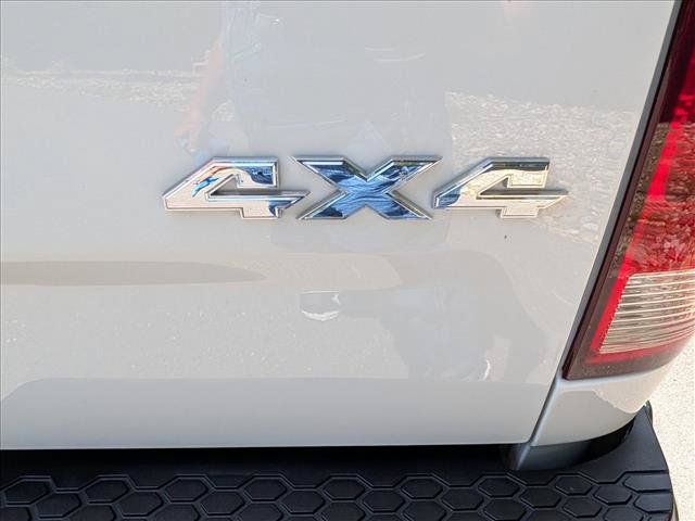 Used 2023 RAM 1500 Classic SLT w/ Trailer & Traction Group AWD/4WD image 19
