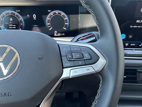 New 2025 Volkswagen Tiguan SE image 21