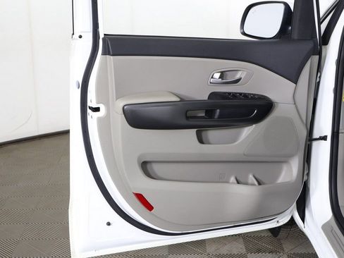 Used 2019 Kia Sedona EX FWD image 22