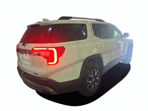 Used 2023 GMC Acadia SLE w/ Driver Convenience Package FWD image 3