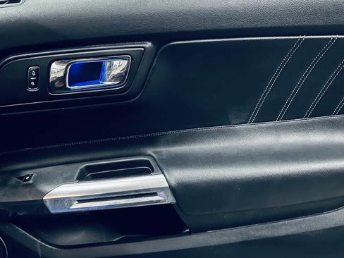 Used 2015 Ford Mustang Premium RWD image 28