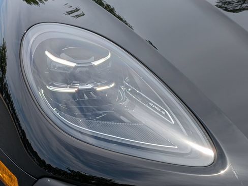 Certified 2026 Porsche Macan AWD/4WD image 26