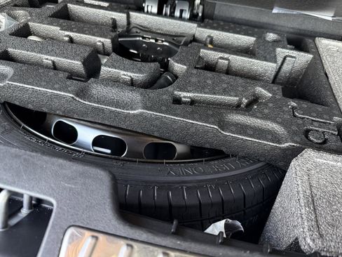 Used 2024 Volvo XC90 B6 Plus image 48