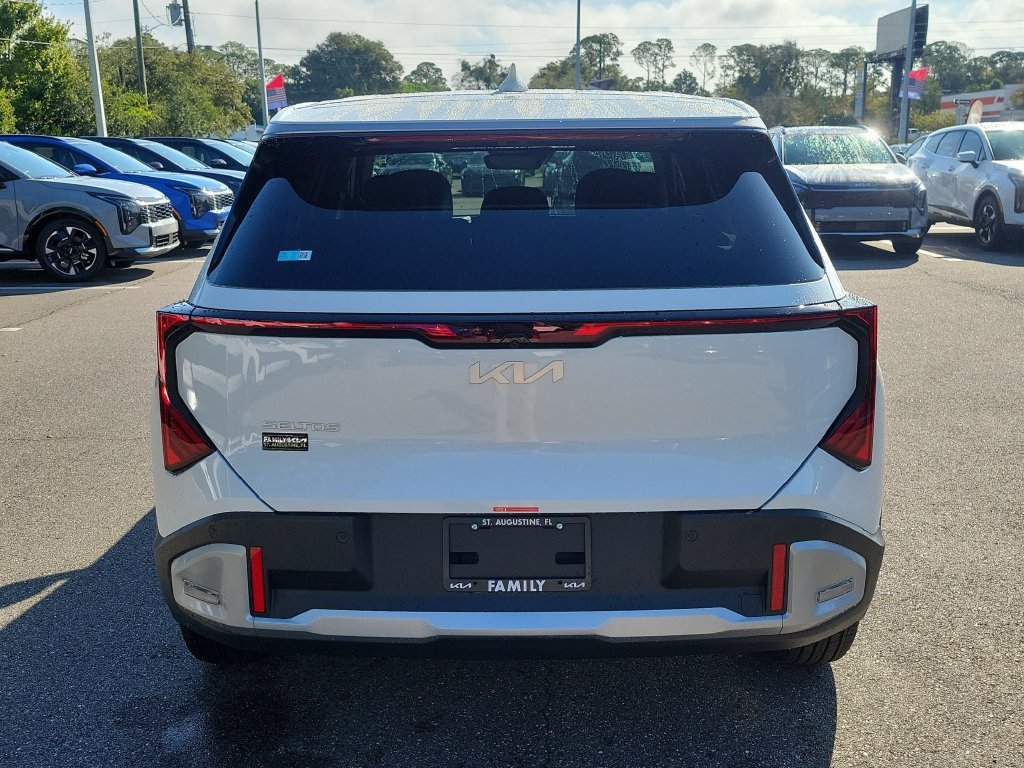 New 2027 Kia Seltos LX FWD image 5