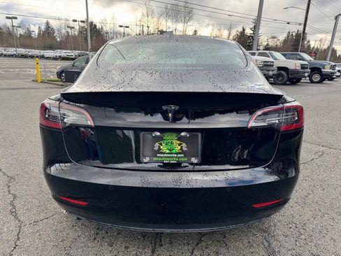 Used 2022 Tesla Model 3 Performance image 3