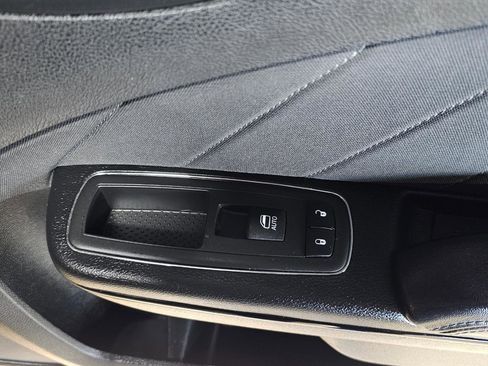 Used 2019 Dodge Charger SXT w/ Plus Group image 10