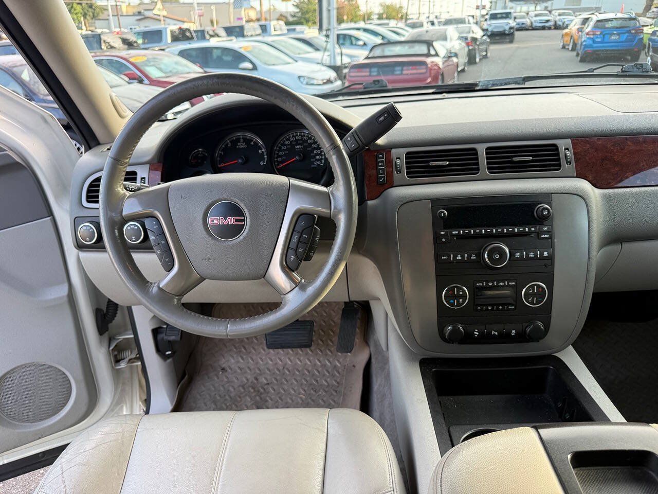 Used 2012 GMC Yukon SLT w/ SLT-2 Equipment Package AWD/4WD image 18