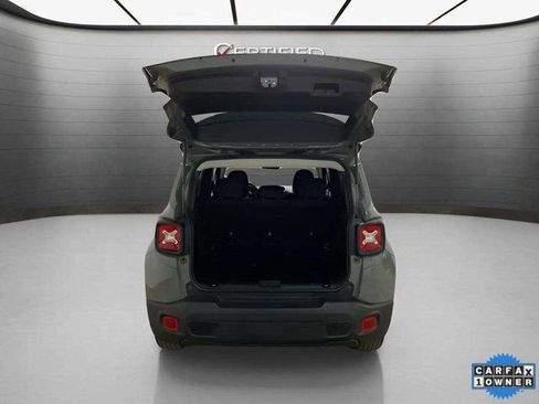 Used 2022 Jeep Renegade Latitude AWD/4WD image 9