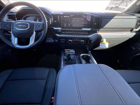 New 2026 GMC Sierra 1500 SLT image 8