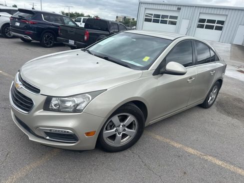 Used 2016 Chevrolet Cruze LT w/ Technology Package FWD image 1