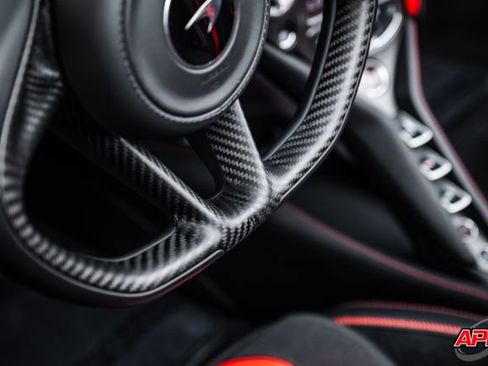 Used 2020 McLaren 720S Performance RWD image 25