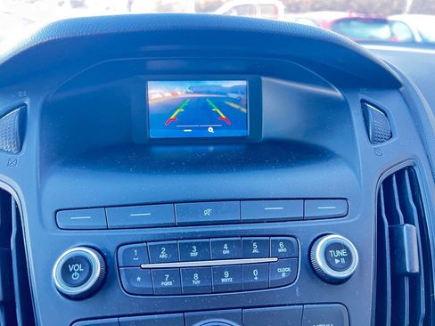 Used 2018 Ford Focus SE image 19