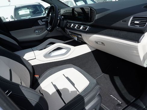 New 2026 Mercedes-Benz GLE 53 AMG 4MATIC Coupe image 11