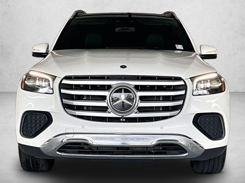 Used 2025 Mercedes-Benz GLS 450 4MATIC image 3